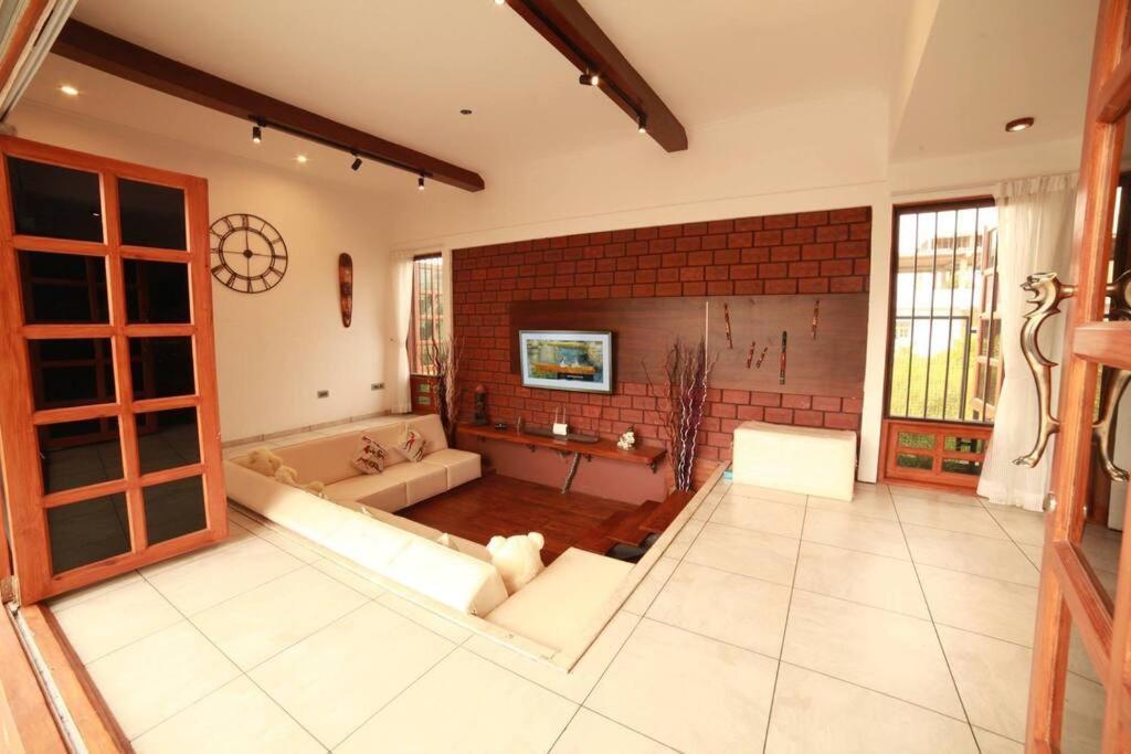Varaa Villa Майсур Экстерьер фото